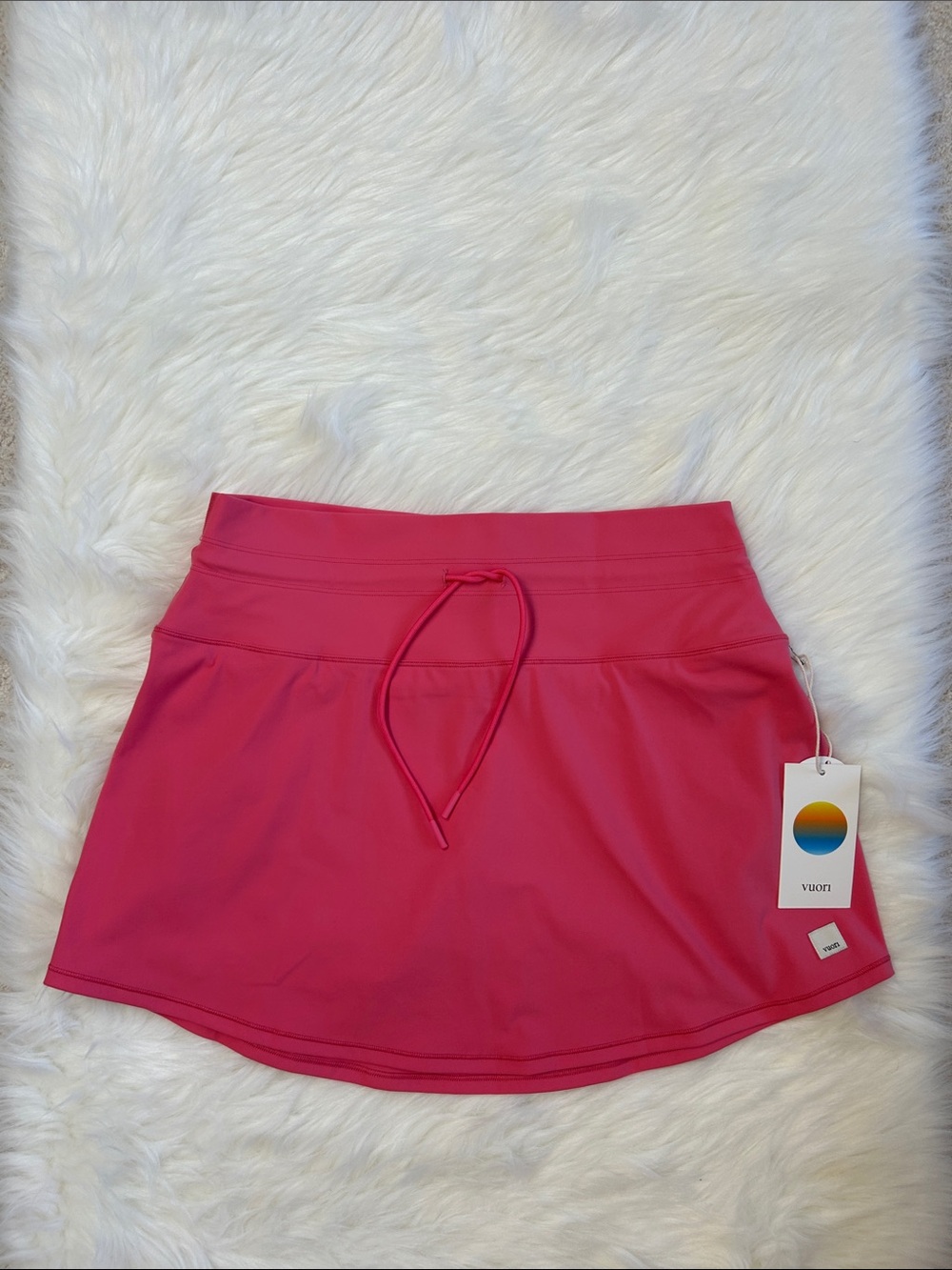 Vuori Daily Skirt 14”-NWT!!!